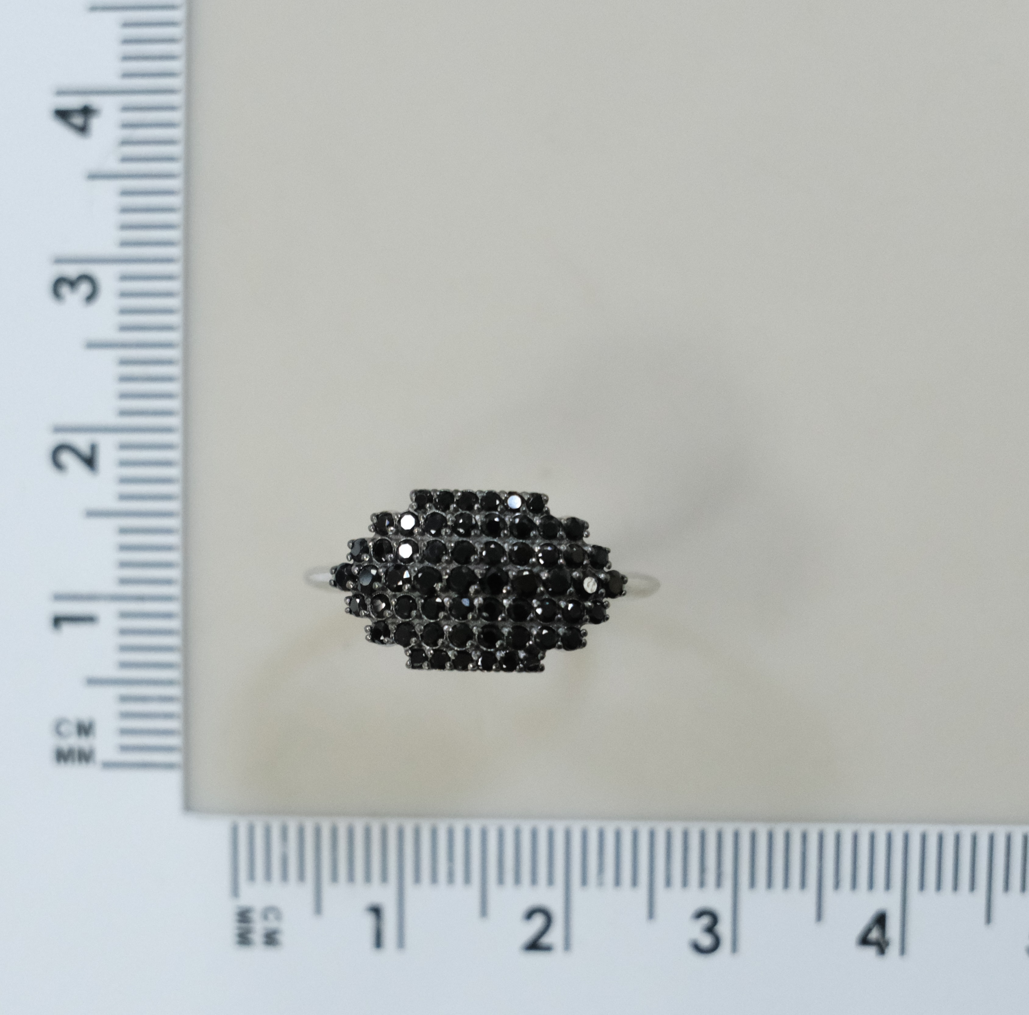 Серебряное кольцо со шпинелью